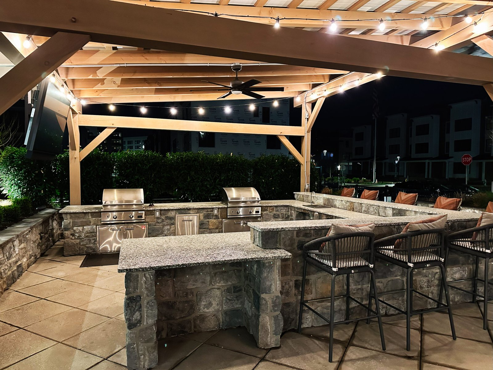 Home 26 Outdoor Kitchen 1 scaled